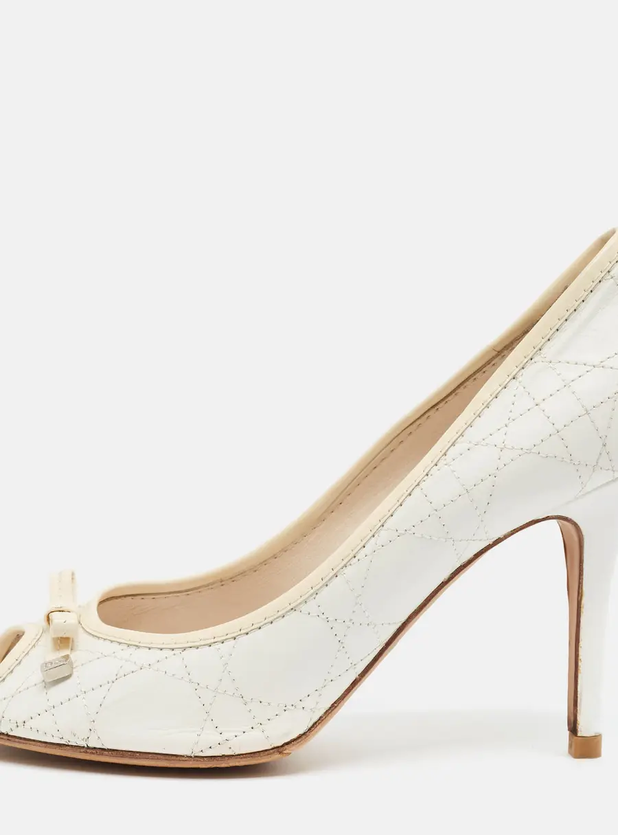 Dior Bow Size 40 White Patent Leather and Quilted Leather Pumps