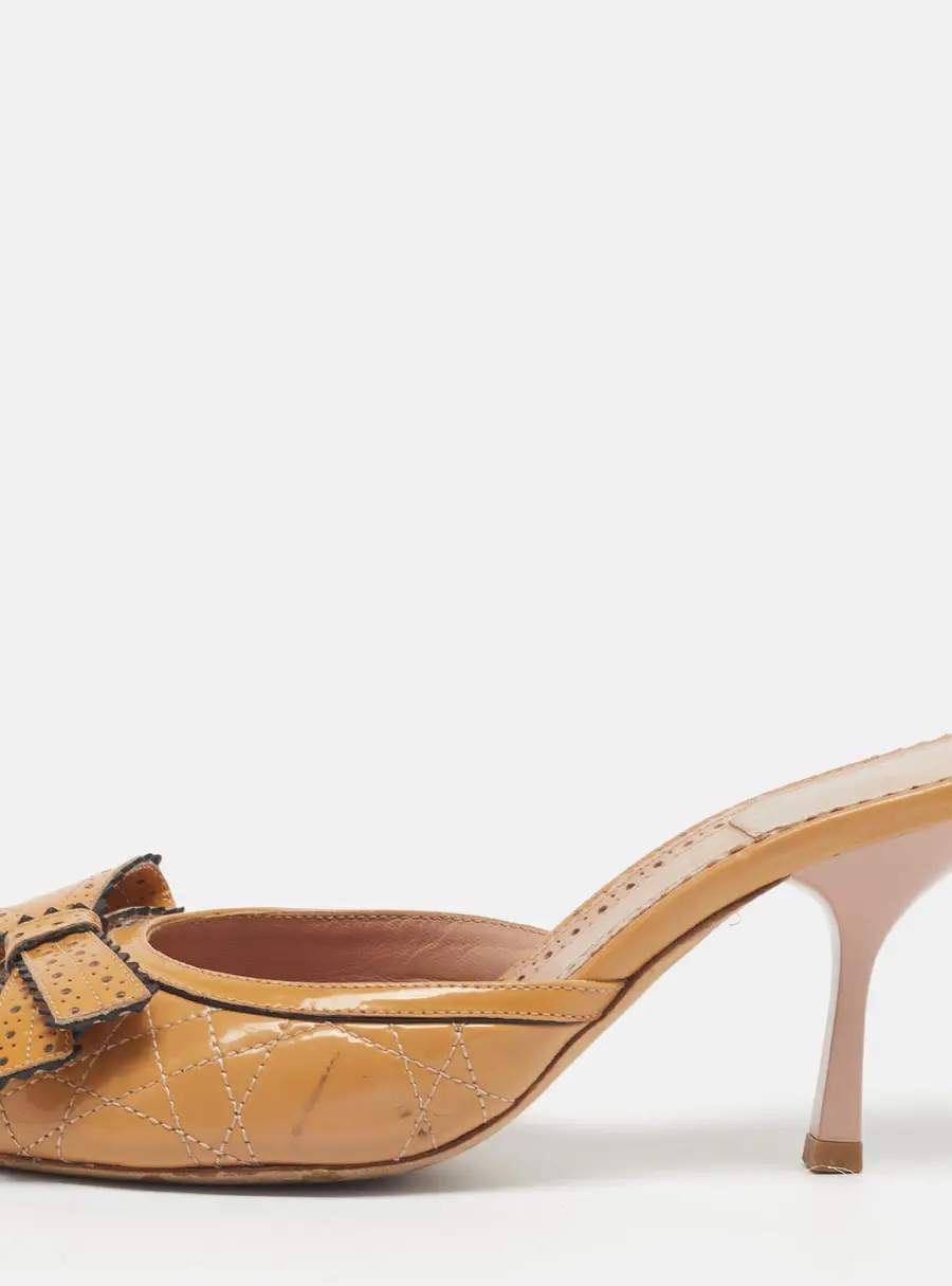 Dior Size 36 Tan Patent Leather Bow Slide Sandals