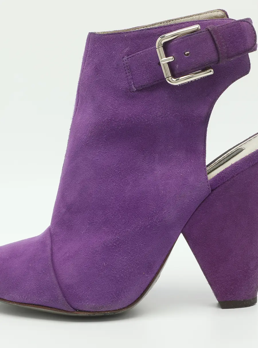 Dolce & Gabbana Size 38.5 Purple Suede Ankle Strap Sandals