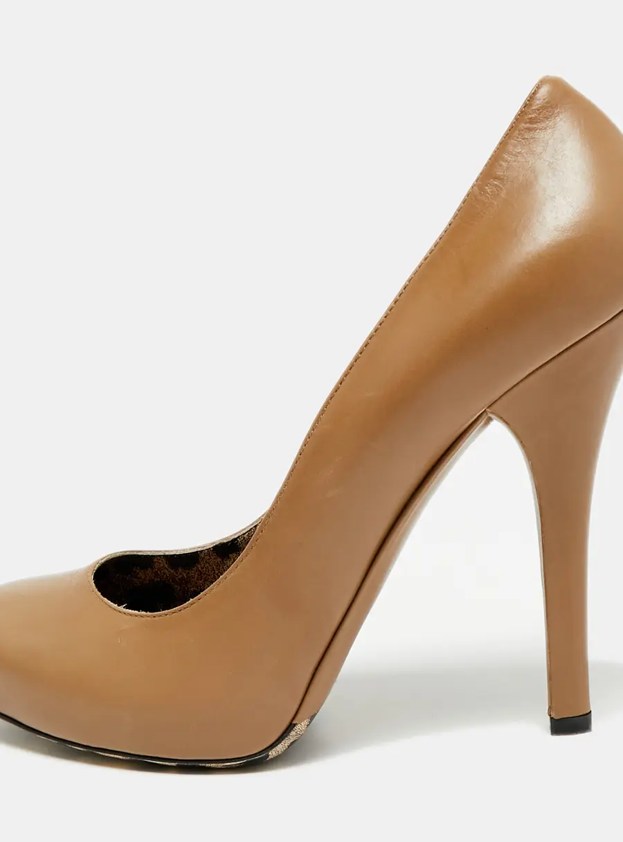 Dolce & Gabbana Size 40 Brown Leather Round Toe Pumps