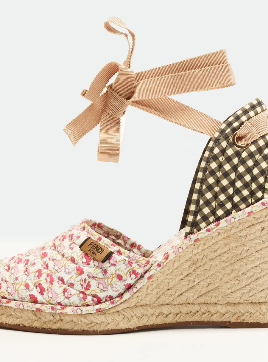 Fendi Size 40 Multicolor Floral Fabric Wedge Espadrille Sandals