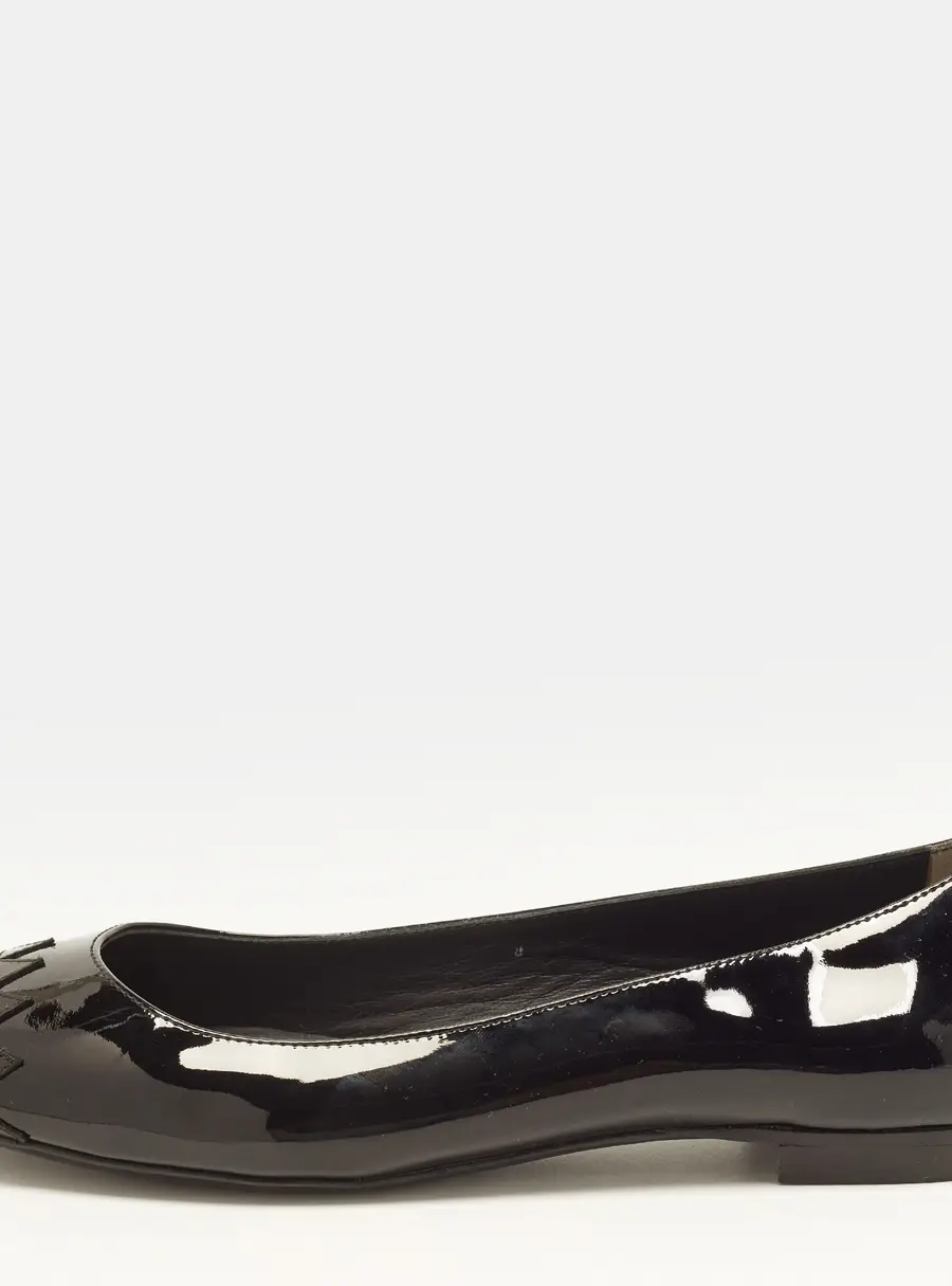 Fendi Size 37.5 Black Patent and Leather Cap Toe Zig-Zag Ballet Flats
