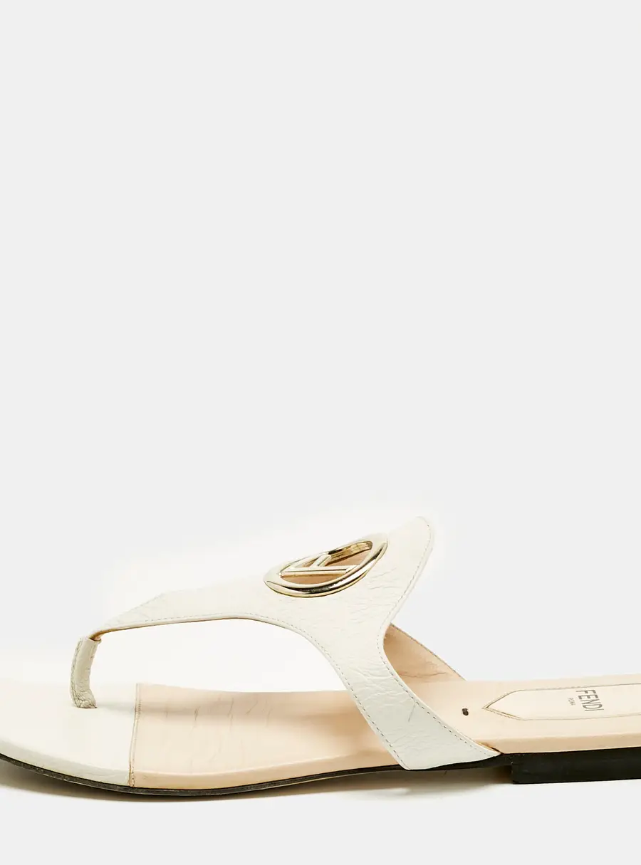 Fendi Off White Leather Thong Flat Sandals Size 38