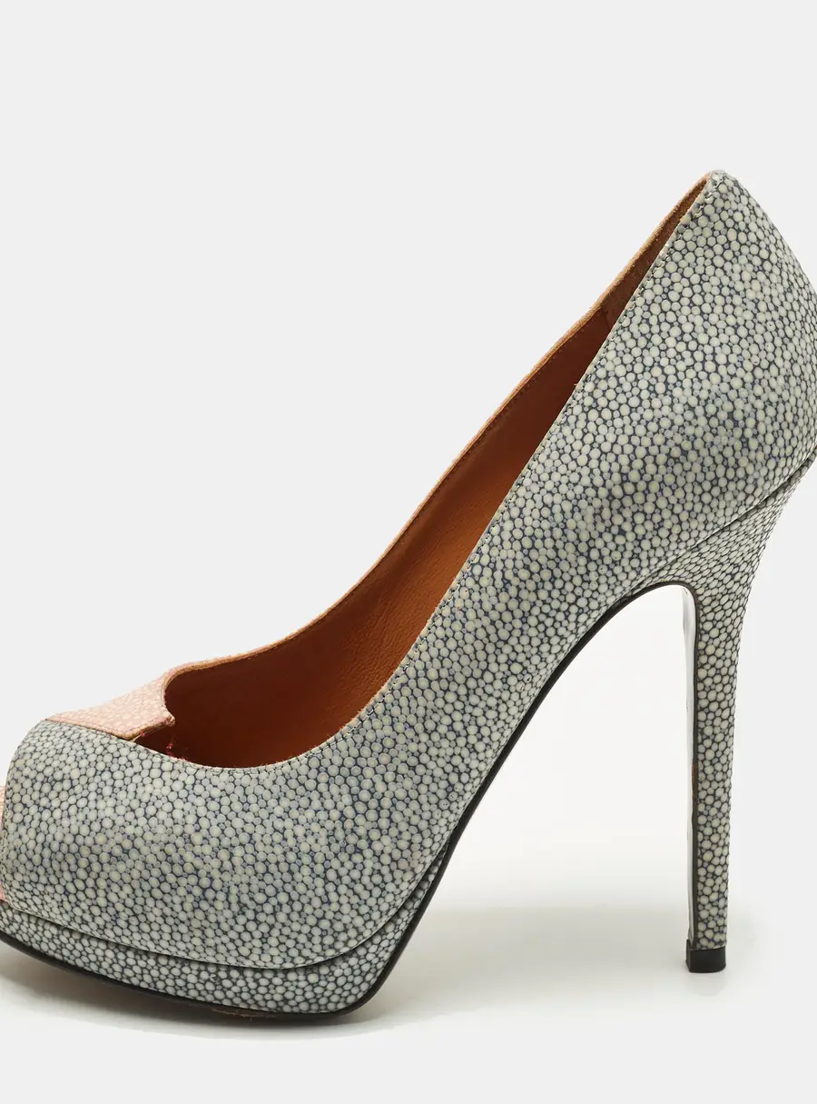 Fendi Fendista Size 38 Grey/Pink Stingray Leather Peep Toe Pumps