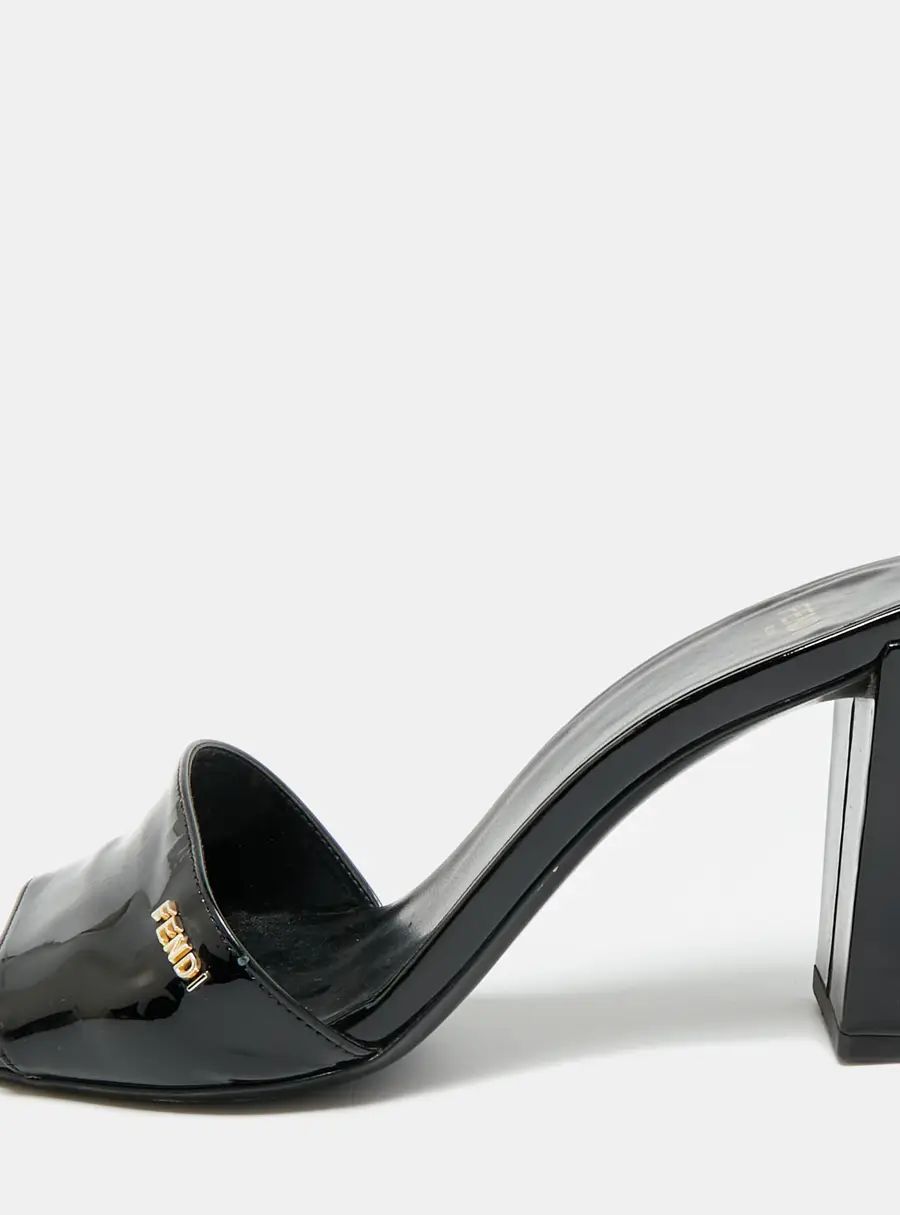 Fendi Size 36 Black Patent Leather Logo Detail Slide Sandals
