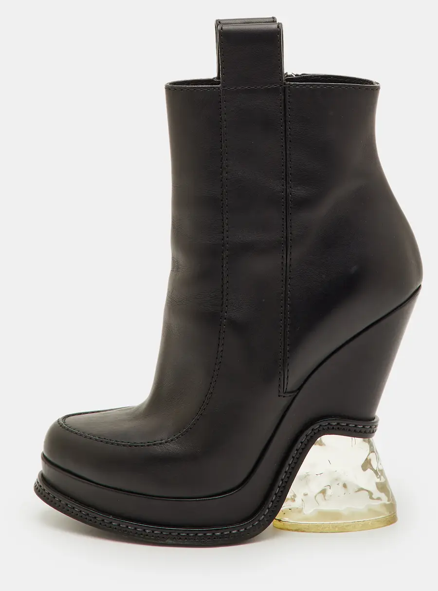 Fendi Size 38 Black Leather Zip Up Platform Ankle Length Boots