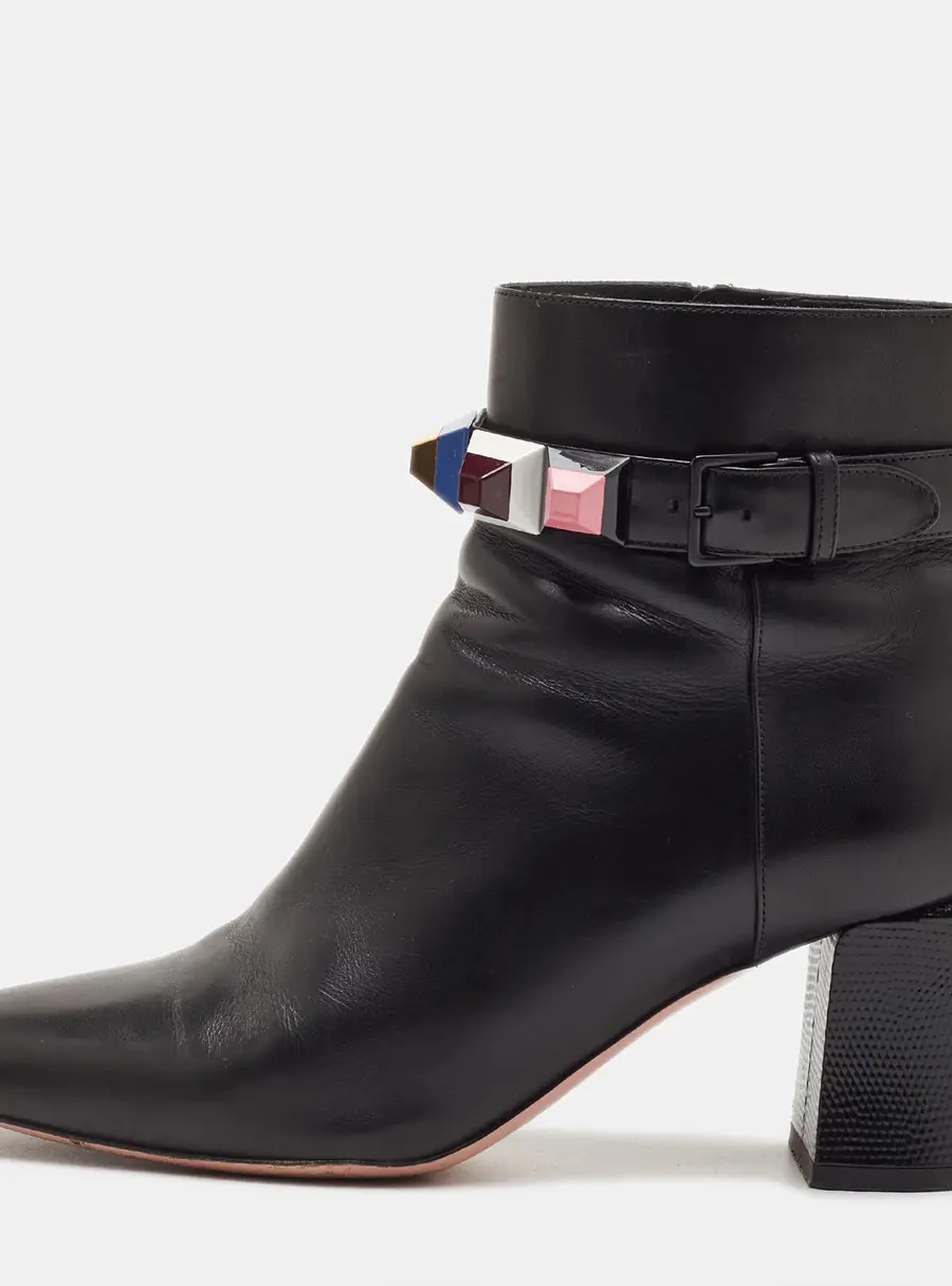 Fendi Studded Accents Moto Size 39.5 Black Leather Ankle Length Boots