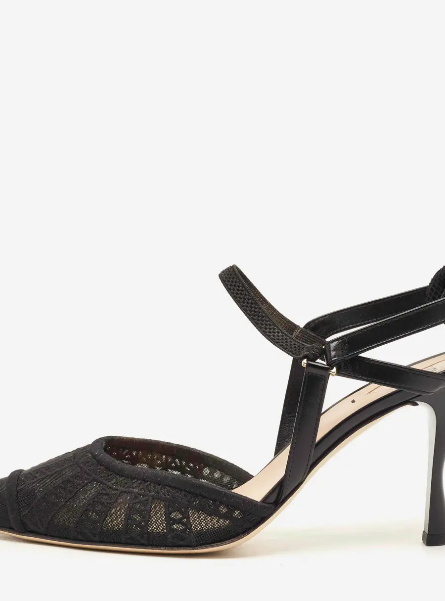 Fendi Colibri Size 41 Black Lace and Leather Slingback Pumps