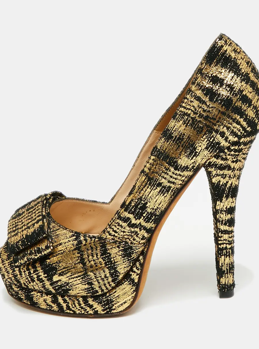 Fendi Size 38.5 Gold/Black Texture Suede Platform Peep Toe Pumps