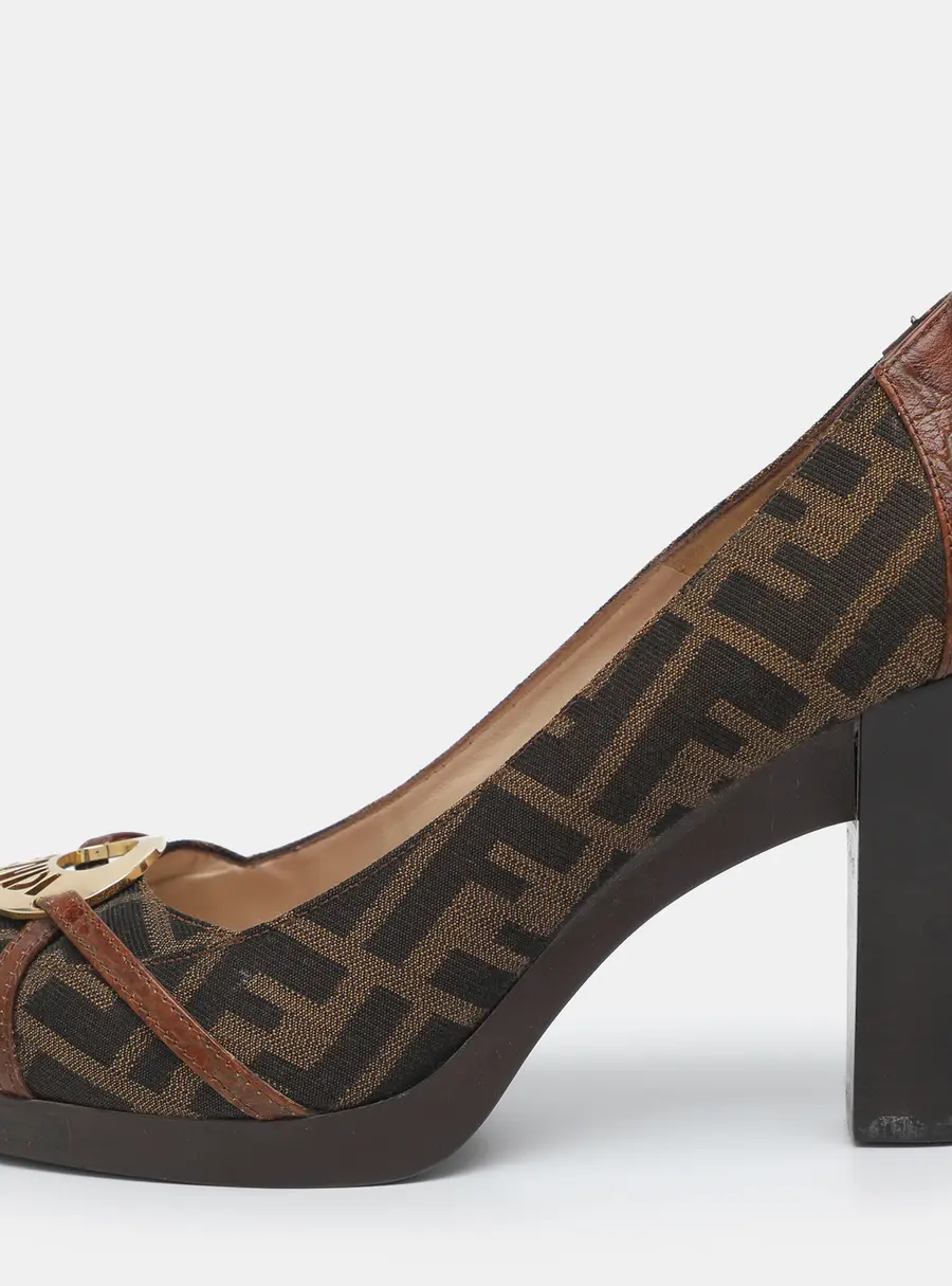 Fendi Size 41 Brown Zucca Canvas and Leather Pumps