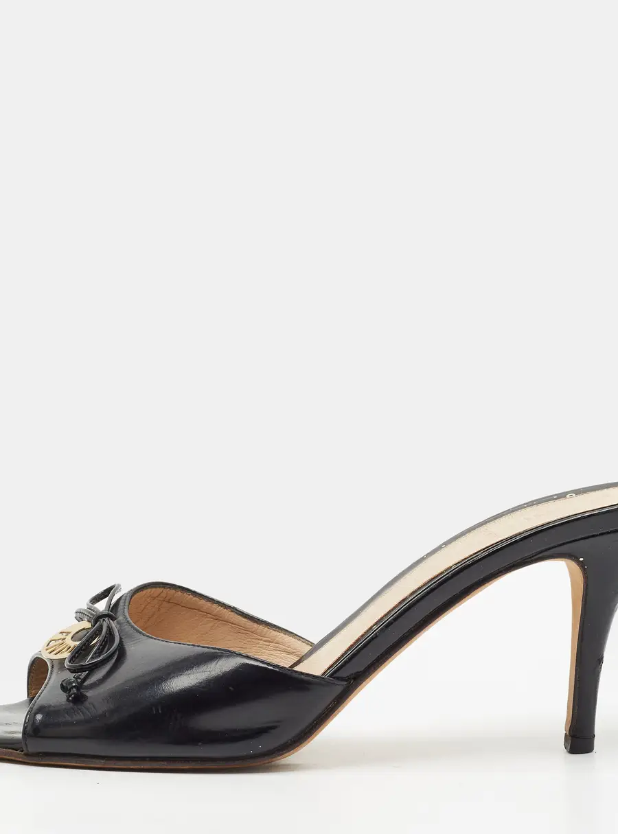 Fendi Size 39 Black Leather Logo Plaque Slide Sandals