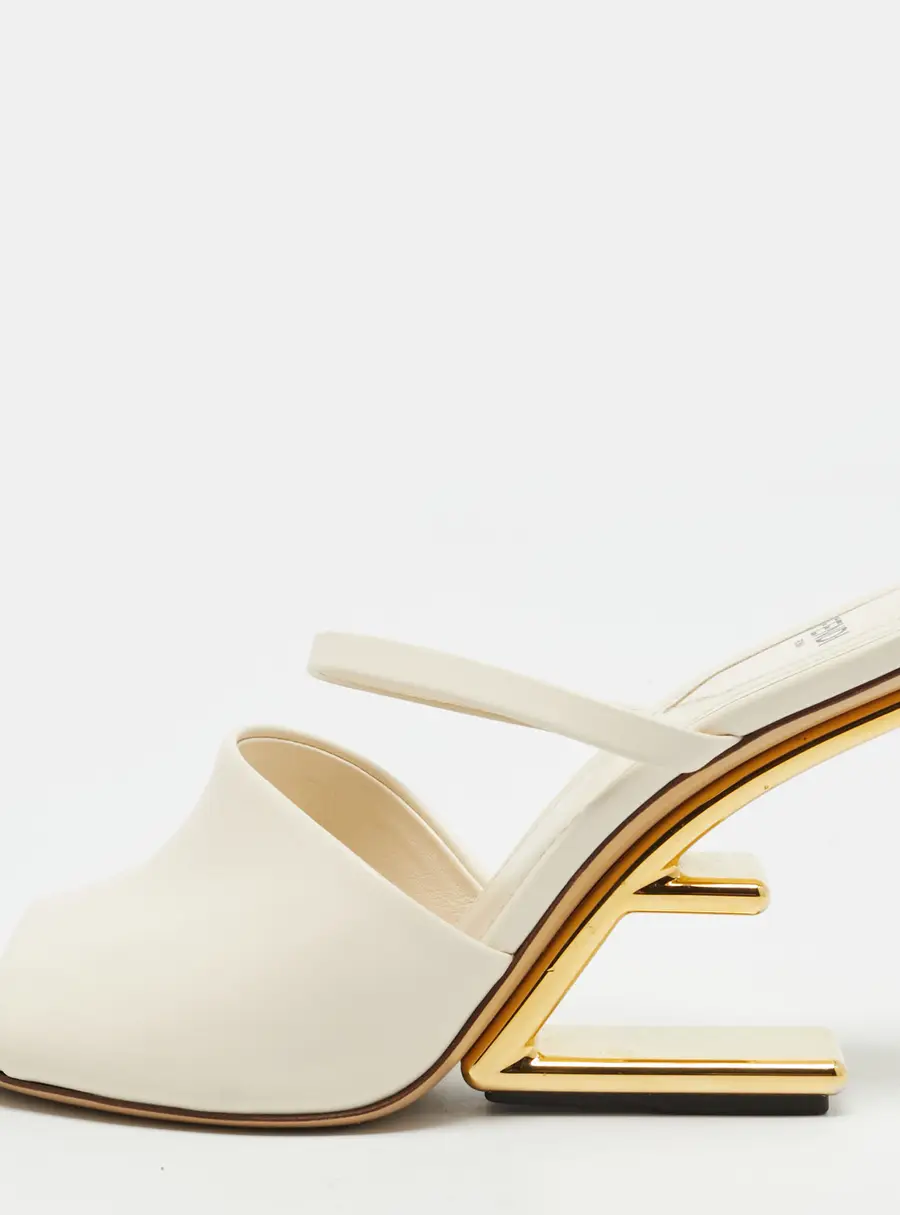 Fendi Fendi First Size 37.5 White Leather Slide Sandals