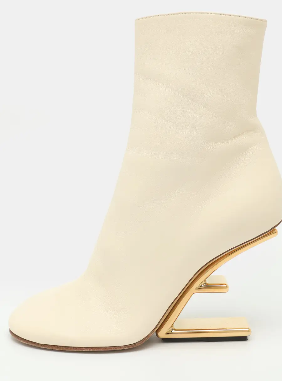 Fendi fendi first Size 39 Cream Leather Ankle Length Boots