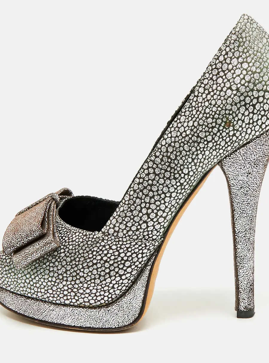 Fendi Size 38.5 Silver Brocade Fabric Bow Platform Pumps