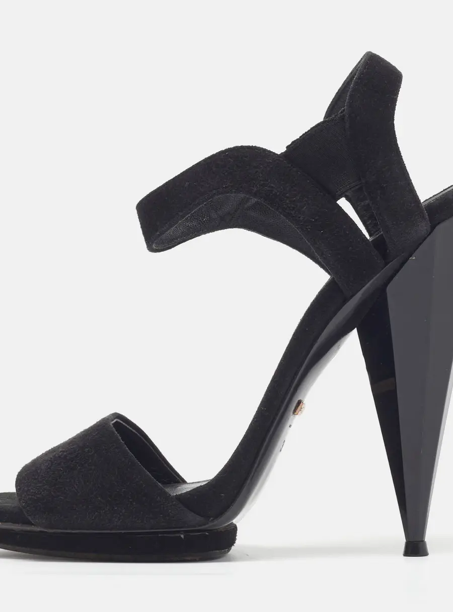 Gucci Size 39.5 Black Suede Open Toe Ankle Strap Sandals