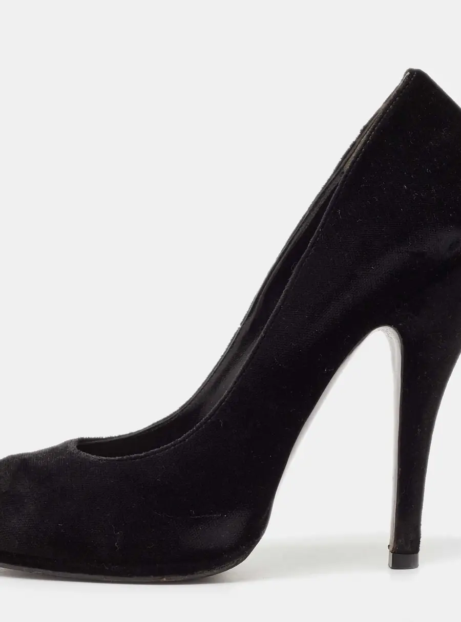 Gucci Black Velvet Peep Toe Pumps Size 38.5