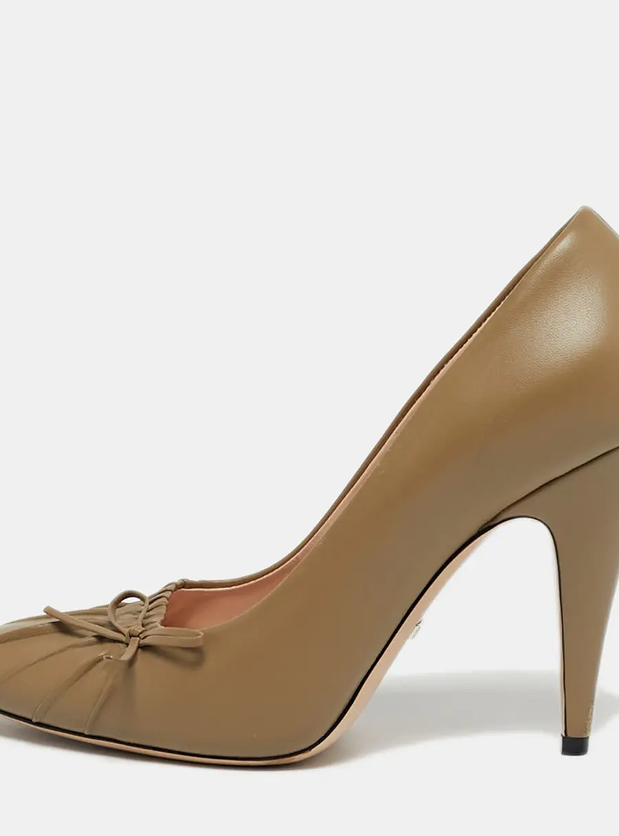 Gucci Green Leather Pointed Toe Pumps Size 39