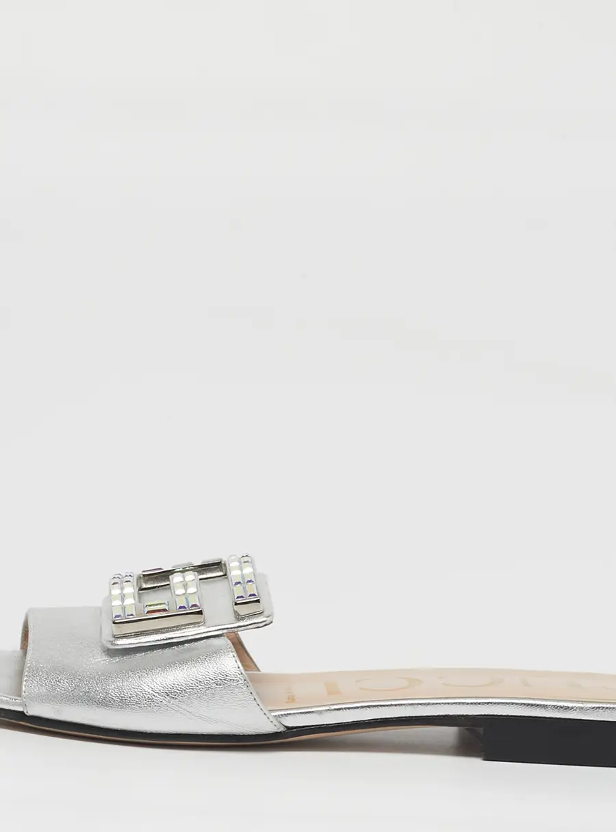Gucci Madelyn Size 35.5 Silver Leather Flat Slide