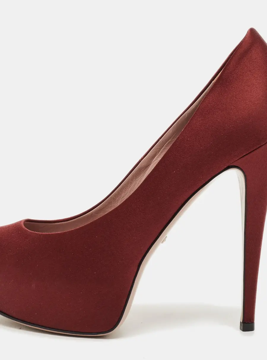 Gucci Size 38 Burgundy Satin Peep Toe Platform Pumps