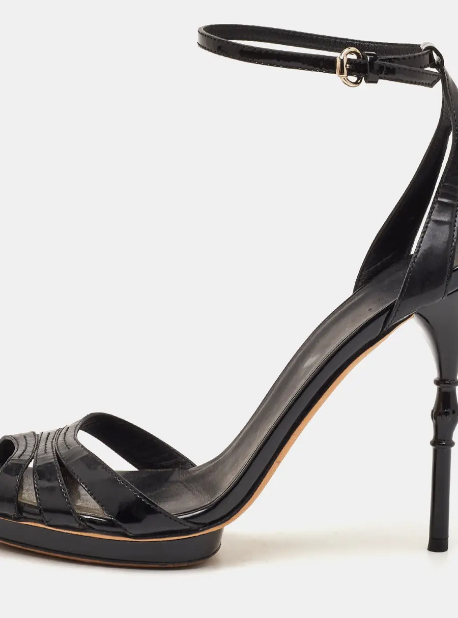 Gucci Size 38.5 Black Patent Leather Ankle Strap Sandals