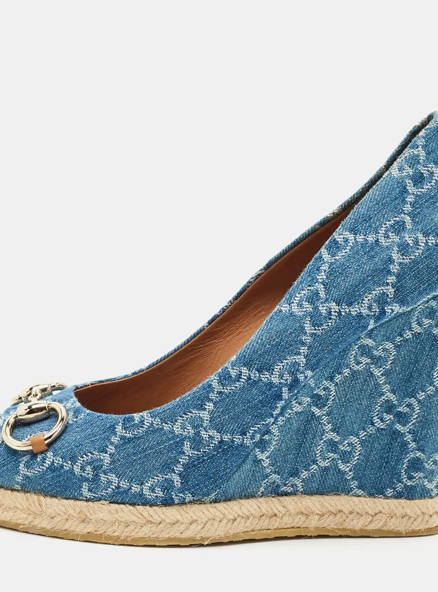Gucci Charlotte Size 40 Blue GG Denim Horsebit Peep Toe Wedge Pumps