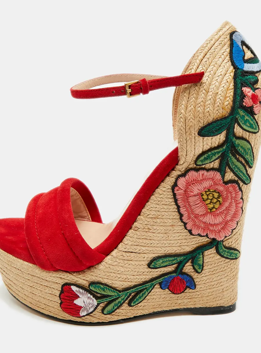 Gucci Ophelia Size 38 Red Suede Floral Embroidered Wedge Sandals