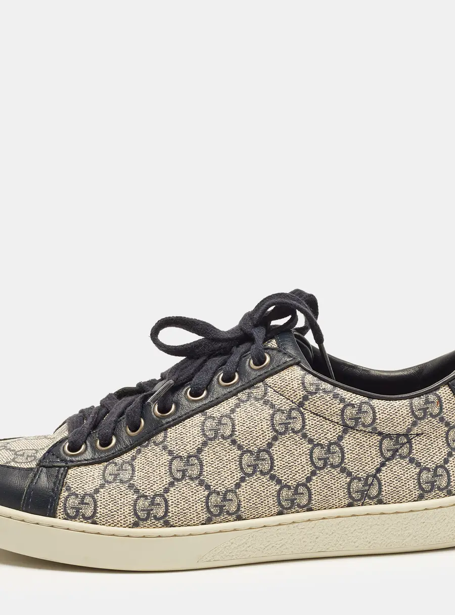 Gucci Size 37 Beige/Navy Blue GG Supreme Canvas and Leather Low Top Sneakers