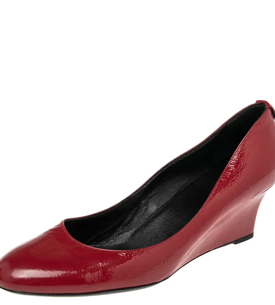 Gucci Red Patent Leather Wedge Round Toe Pumps Size 40