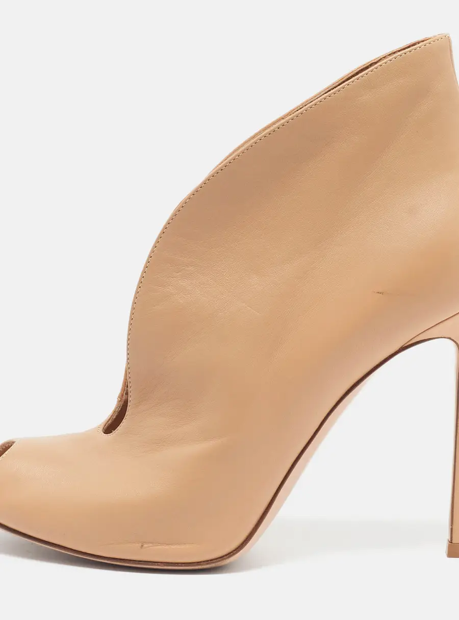 Gianvito Rossi Vamp Size 40 Beige Leather Peep Toe Booties