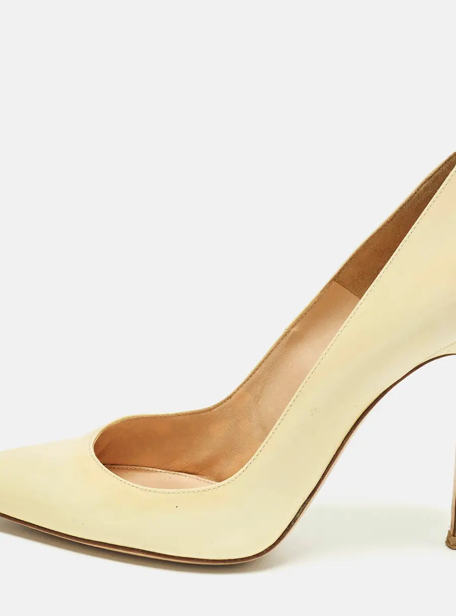 Gianvito Rossi Size 39 Yellow Patent Leather Pointed Toe Pumps