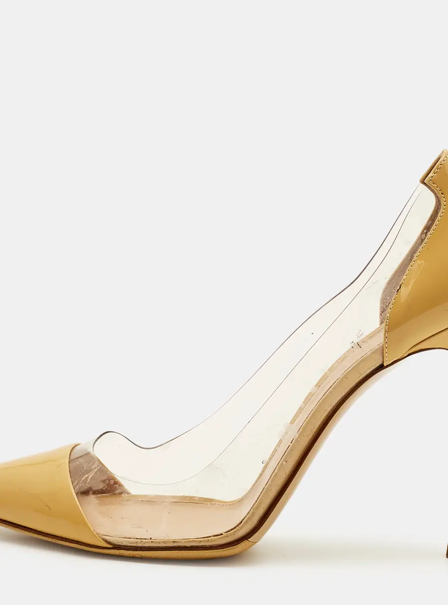 Gianvito Rossi Plexi Size 42 Beige/Cream Patent Leather and PVC Pointed Toe Pumps