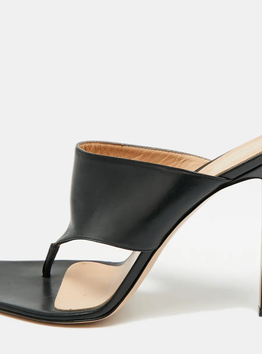 Gianvito Rossi Size 40 Black Leather Slide Sandals
