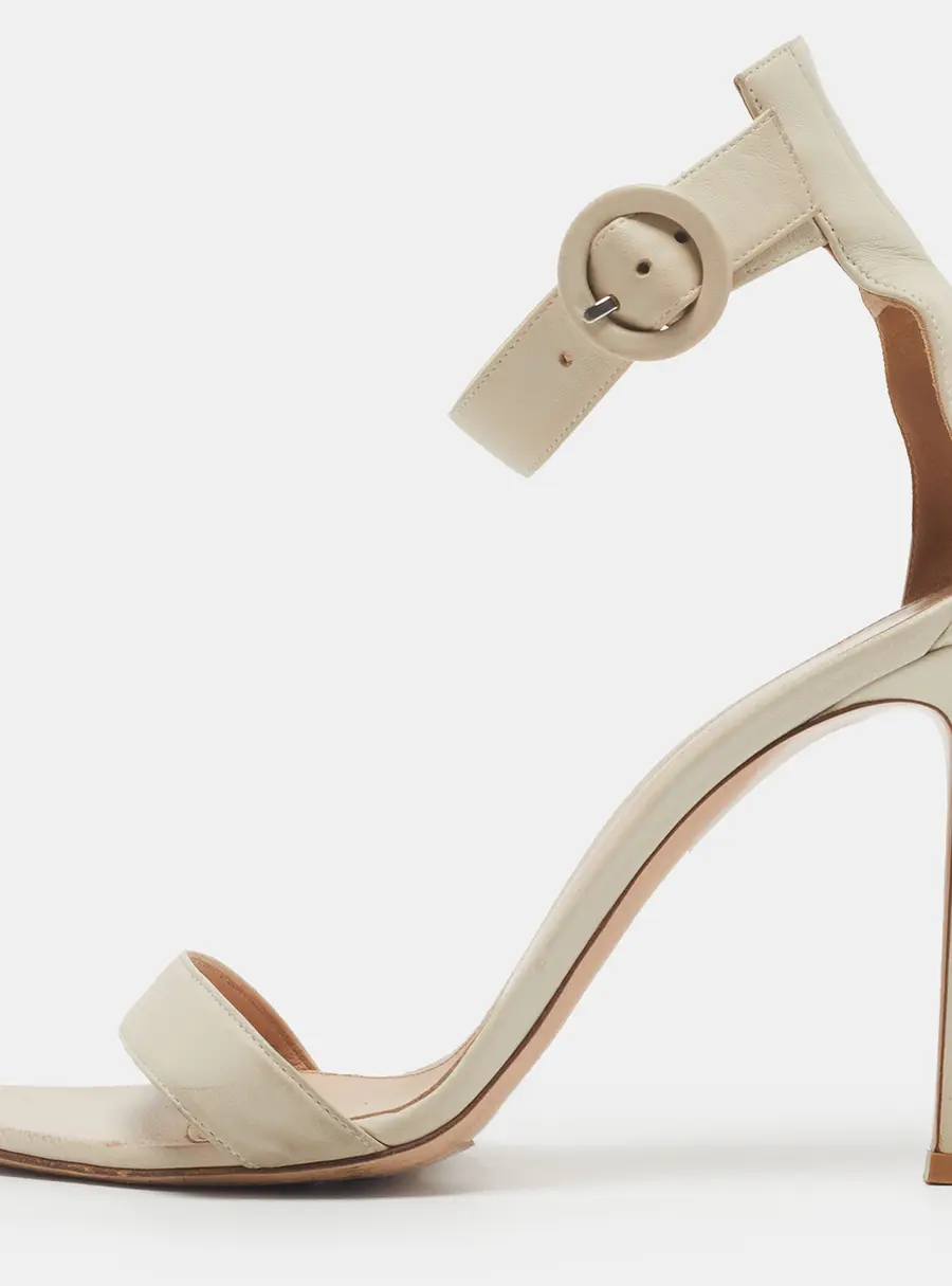 Gianvito Rossi Portofino Size 39 Cream Leather Ankle Strap Sandals
