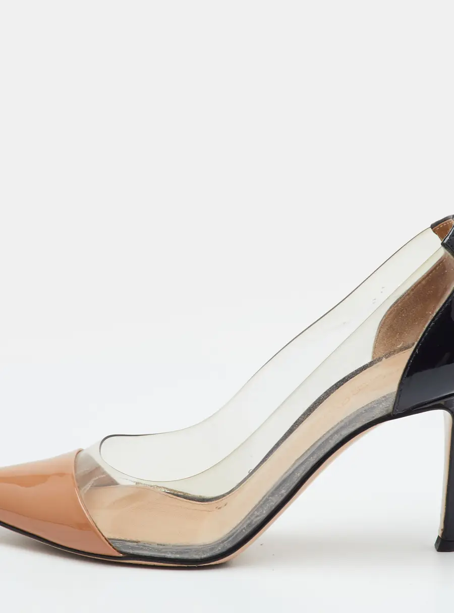 Gianvito Rossi Plexi Size 35 Beige/Black Patent Leather and PVC Pointed Toe Pumps