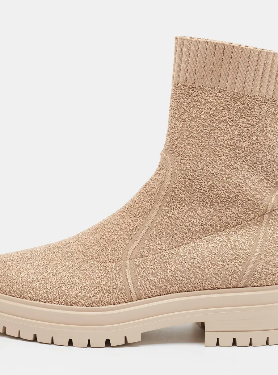 Gianvito Rossi Torrance Size 38.5 Beige Boucle Fabric Ankle Boots