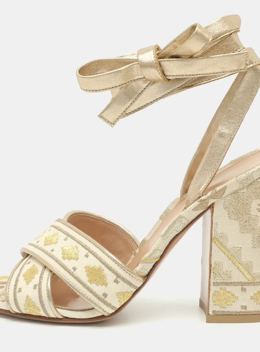 Gianvito Rossi Size 38.5 White Brocade Fabric and Leather Gladiator Sandals