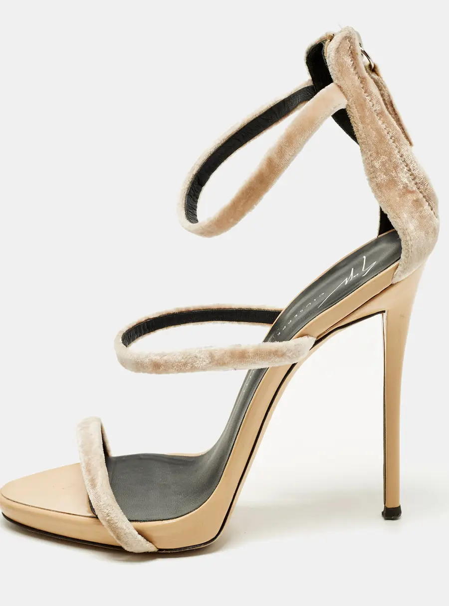 Giuseppe Zanotti Harmony Size 36.5 Beige Patent Leather and Velvet Ankle Strap Sandals