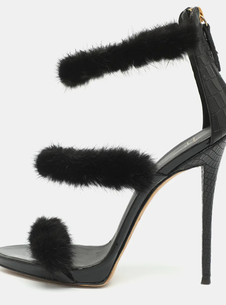 Giuseppe Zanotti Harmony Size 39 Black Croc Embossed and Mink Fur Ankle Strap Sandals