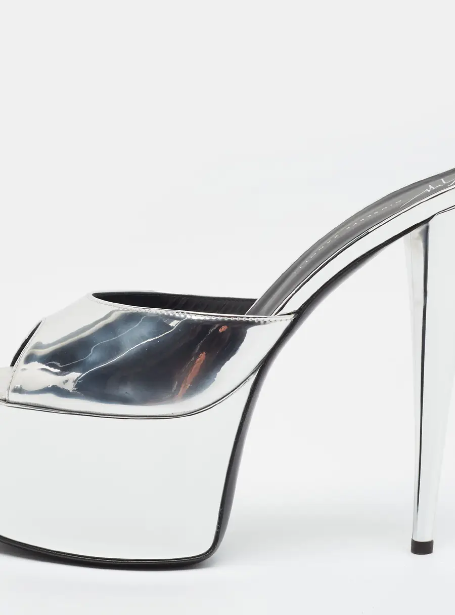 Giuseppe Zanotti Khalifa Size 41 Silver Patent Leather Platform Sandals