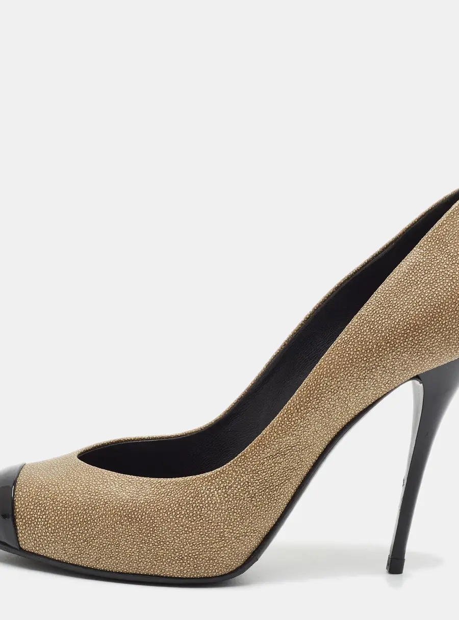 Giuseppe Zanotti Size 41 Black/Gold Grained Leather Cap Toe Pumps