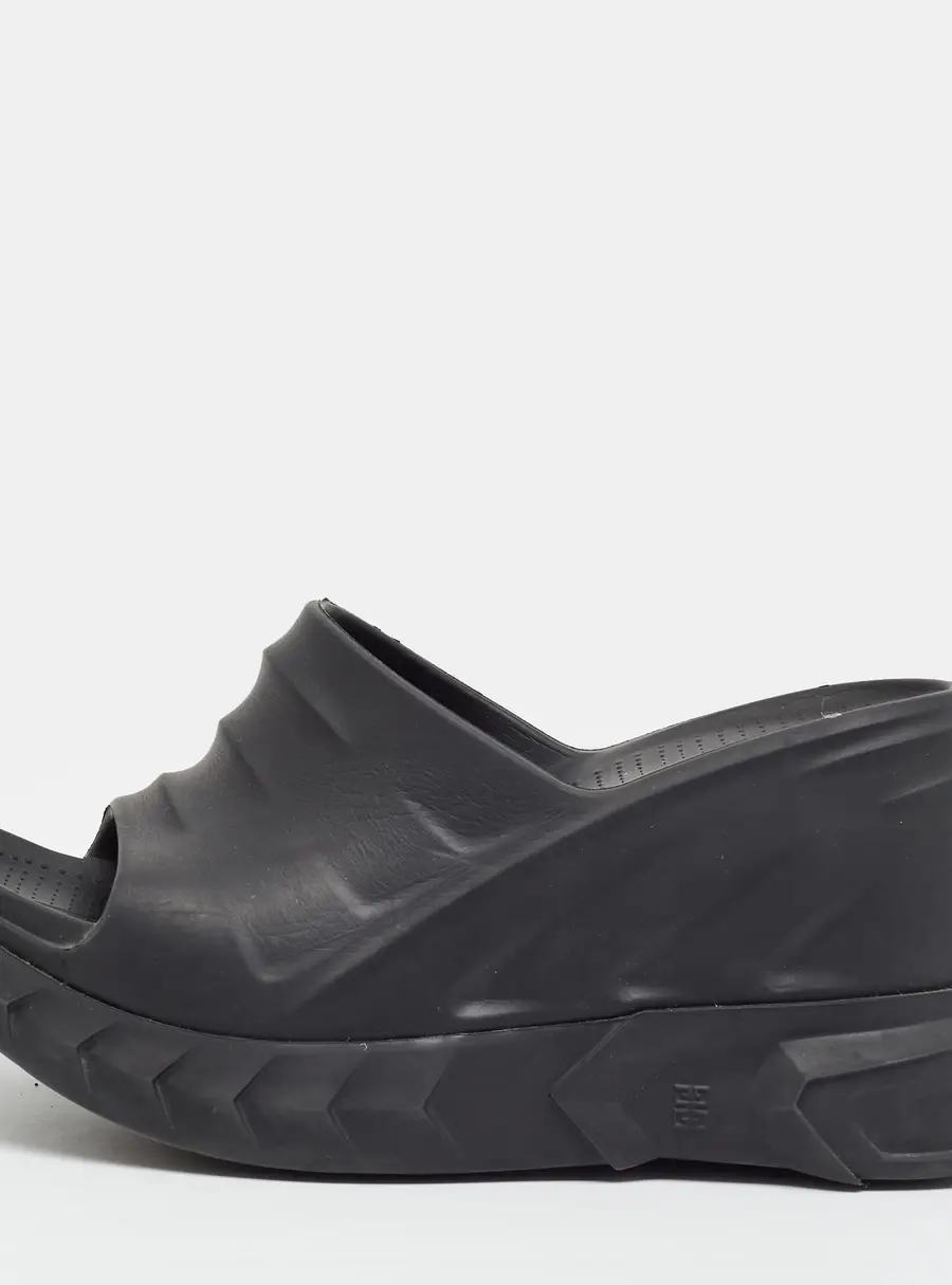Givenchy Marshmallow Size 38 Black Rubber Wedge Slide Sandals