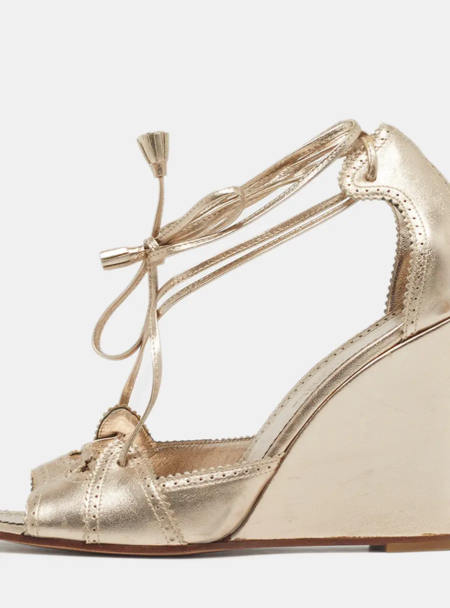 Hermès Size 39.5 Gold Leather Wedge Sandals