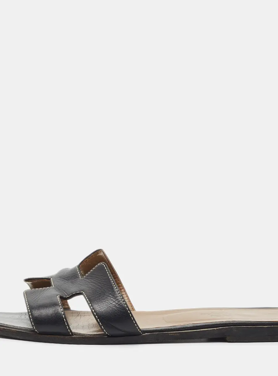 Hermes Oran Size 39 Black Leather Flat Slide