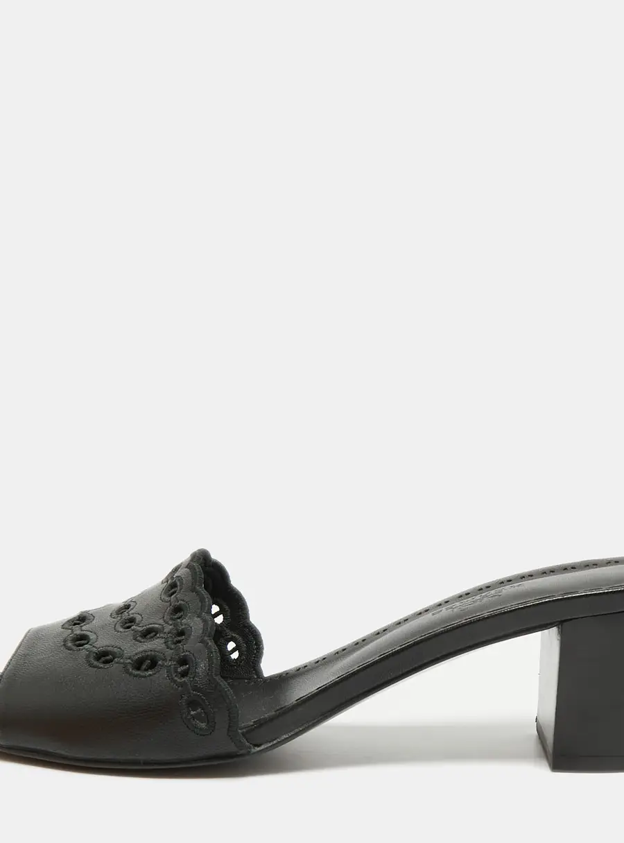 Herm&egrave;s Gwladys Size 39 Black Leather Slide Sandals