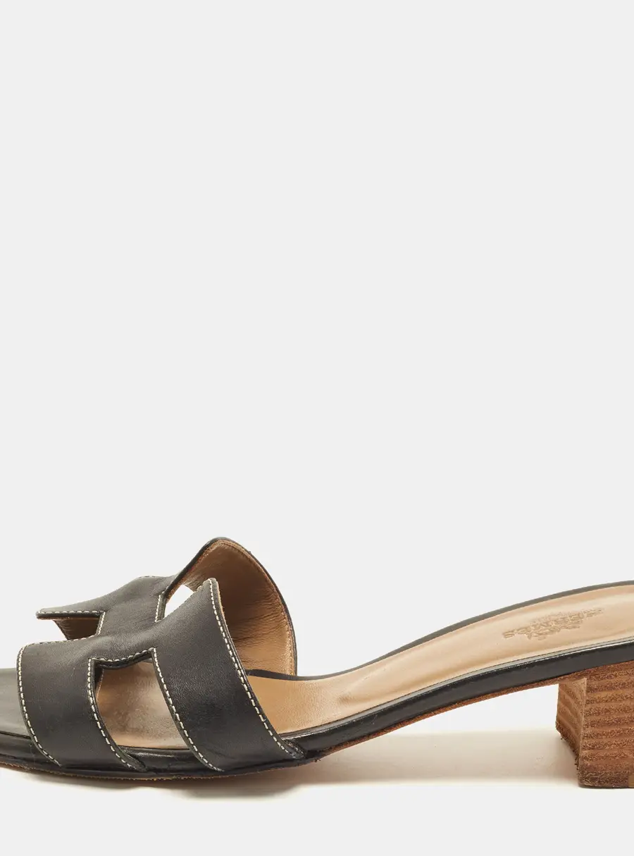 Hermes Oasis Size 38 Black Leather Slide Sandals