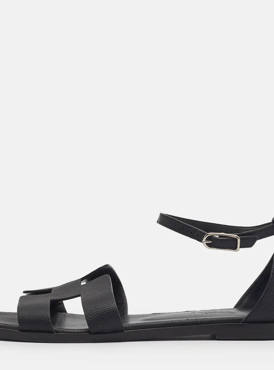 Hermès Santorini Size 37.5 Black Grained Leather Ankle Strap Flat Sandals