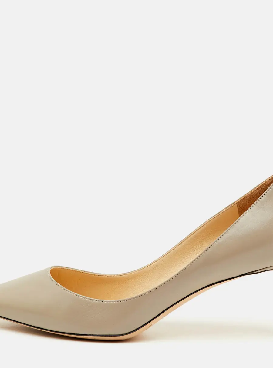 Jimmy Choo Romy Size 36 Light Grey Leather Pointed Toe Pumps
