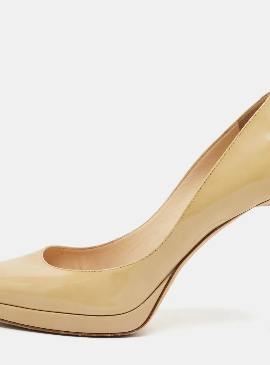 Jimmy Choo Romy Size 38 Beige Patent Leather Pumps