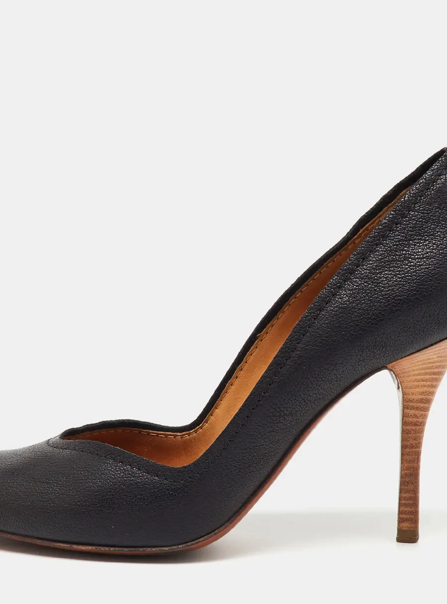 Lanvin Black Leather Round Toe Pumps Size 40
