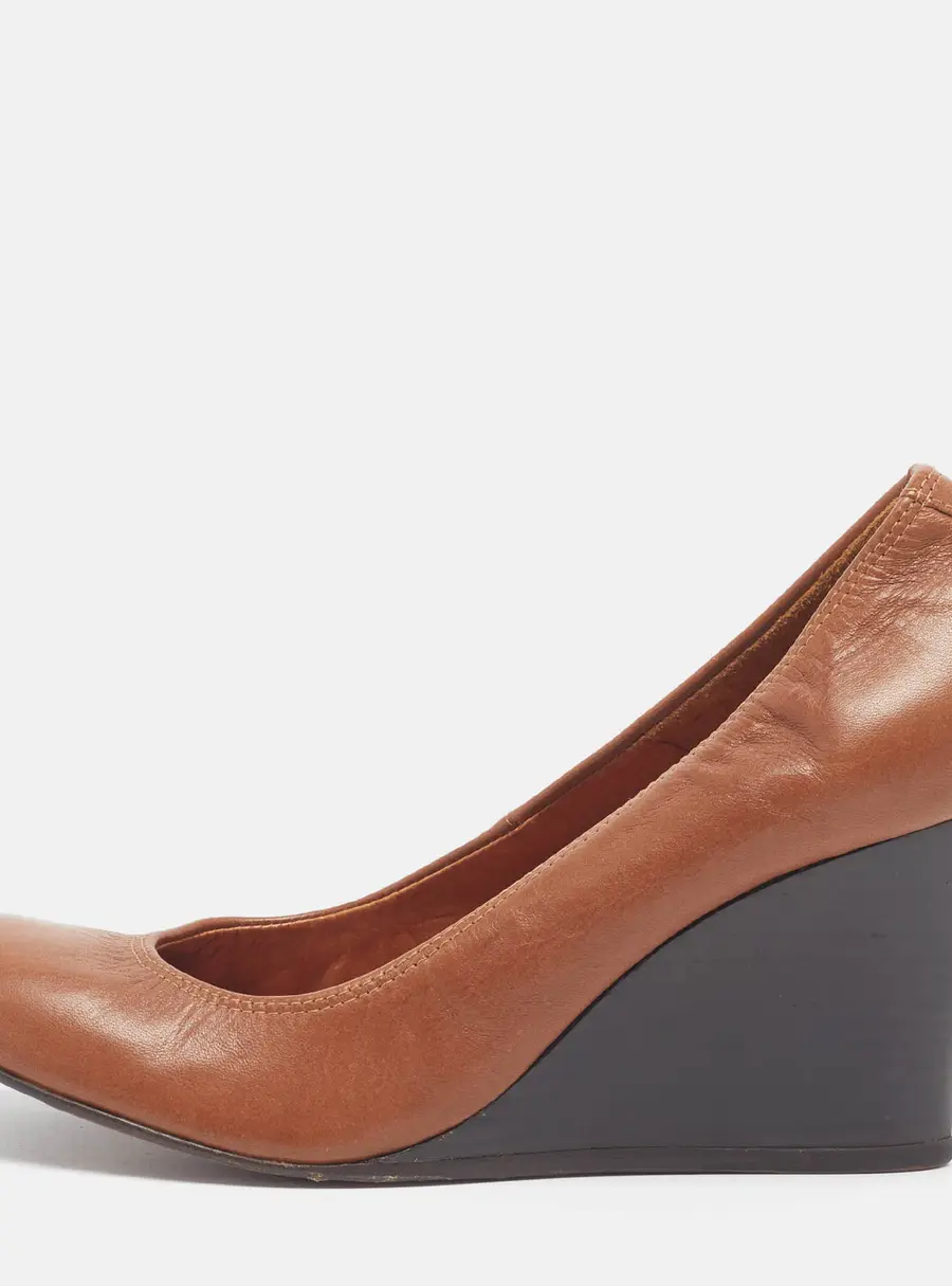 Lanvin Size 40.5 Brown Leather Scrunch Wedge Pumps